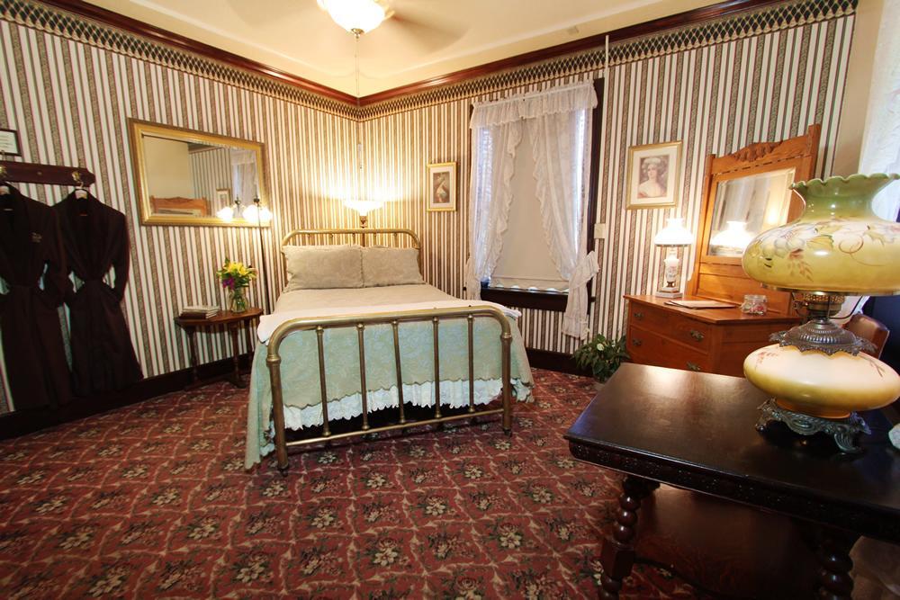 The National Hotel Джеймстаун Номер фото