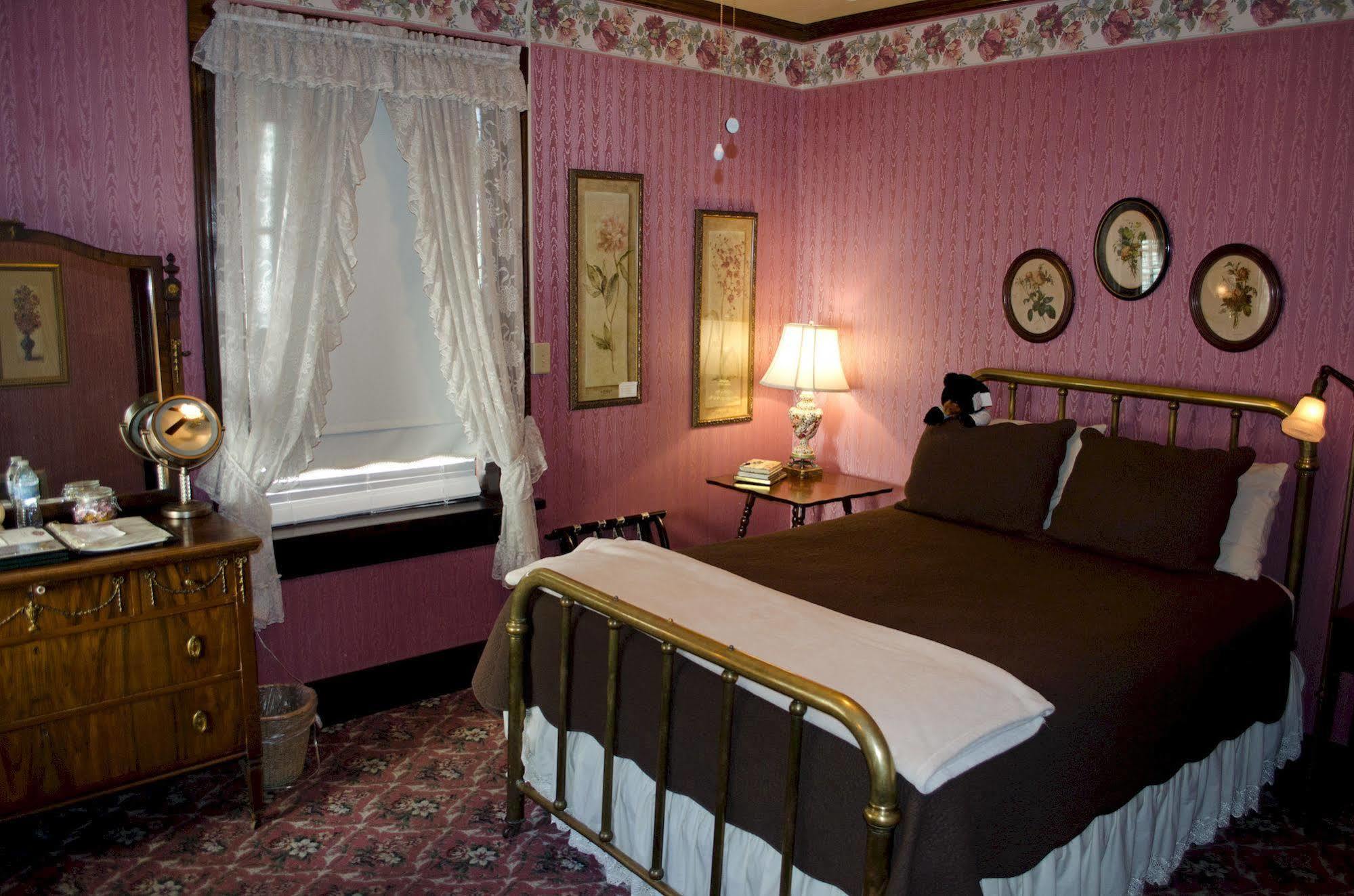 The National Hotel Джеймстаун Экстерьер фото